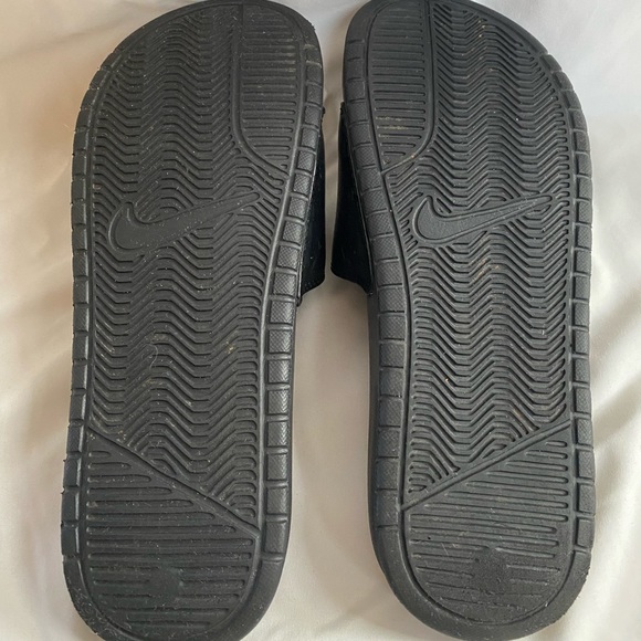 Nike Benassi JDI Slides - Picture 4 of 5